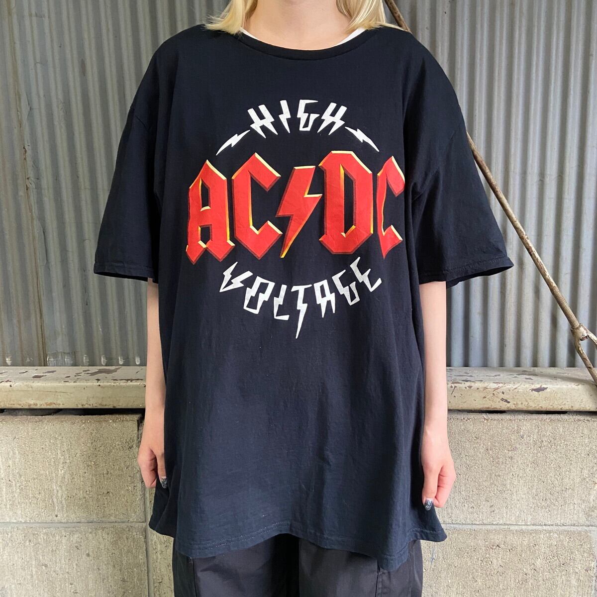 【美品】US AC/DC バンドTシャツ ビッグロゴ 半袖 ブラック 夏服.