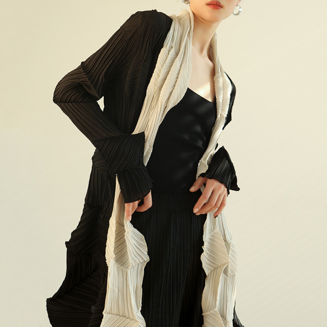 Irregular Pleated Outer / イレギュラー プリーツ アウター