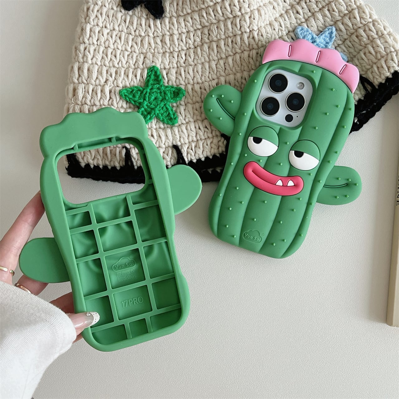 かわいい サボテン iPhone 18 17 16 15 14 13 ケース シリコン 耐衝撃