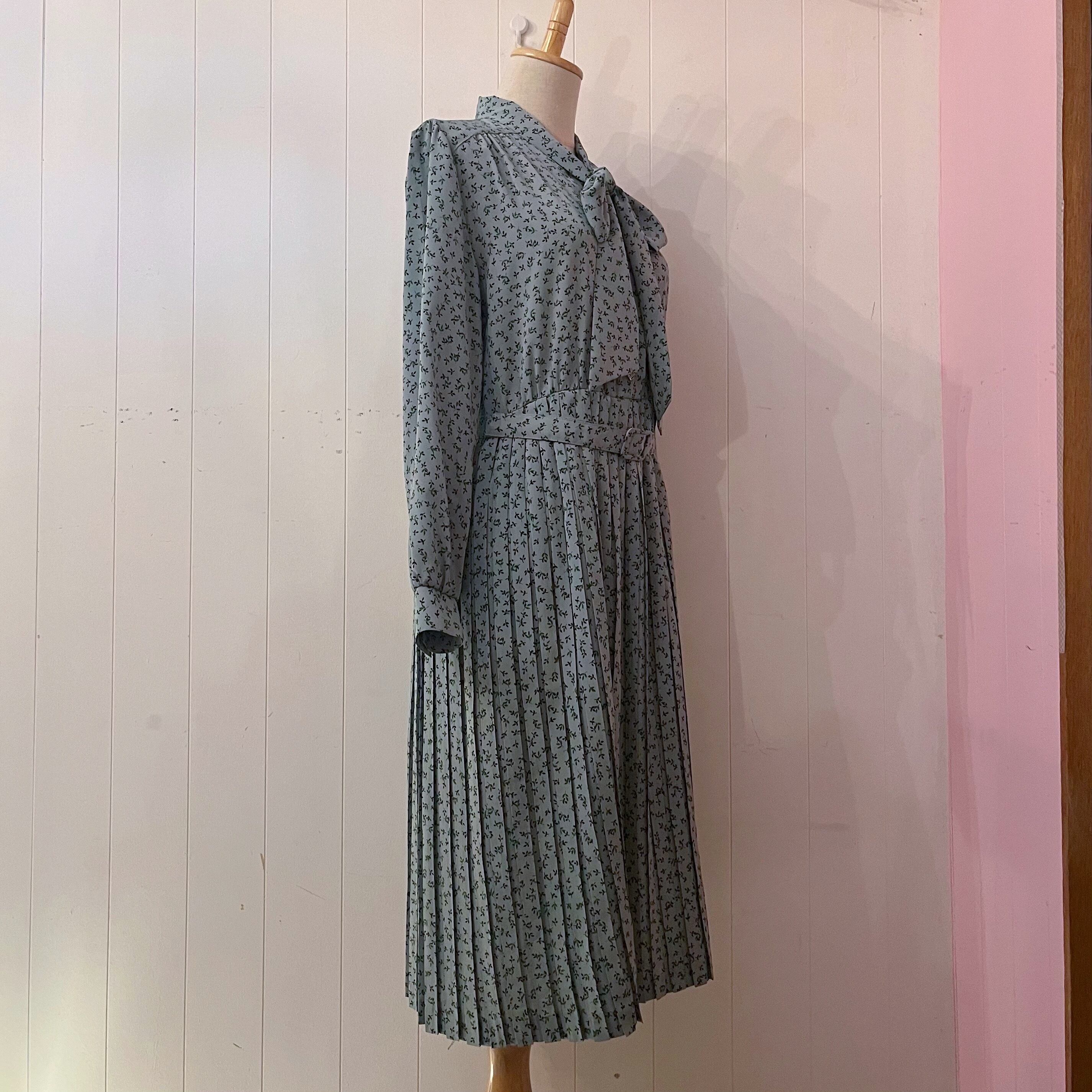 mini leaf ribbon tie one-piece