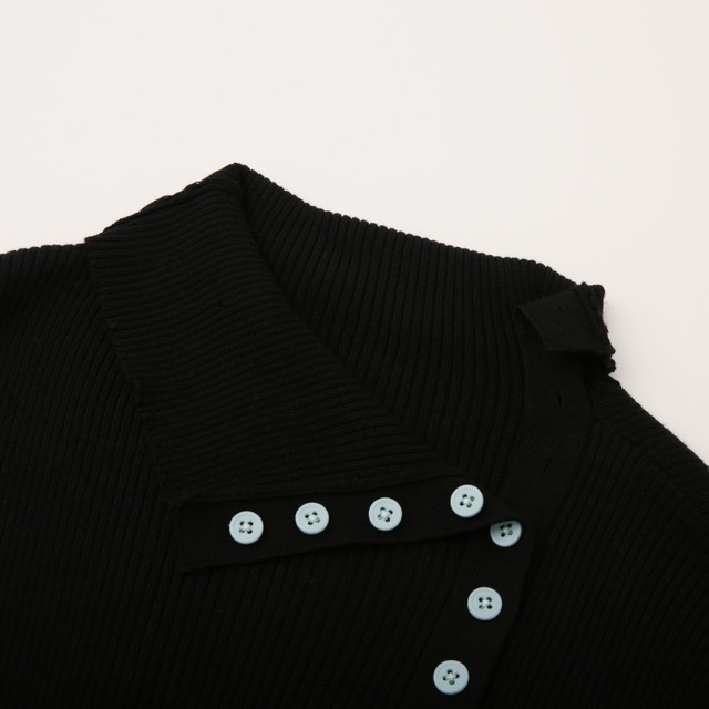 color-button contrast knit　J00348