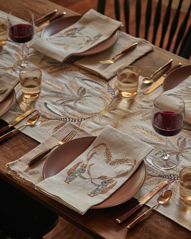 Coral&Tusk ティータオル Squirrels with Wheat