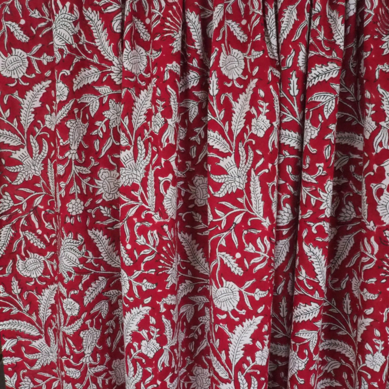 ブロックプリント生地【50cm単位】インド綿  花柄 赤×白 #59534-RD1