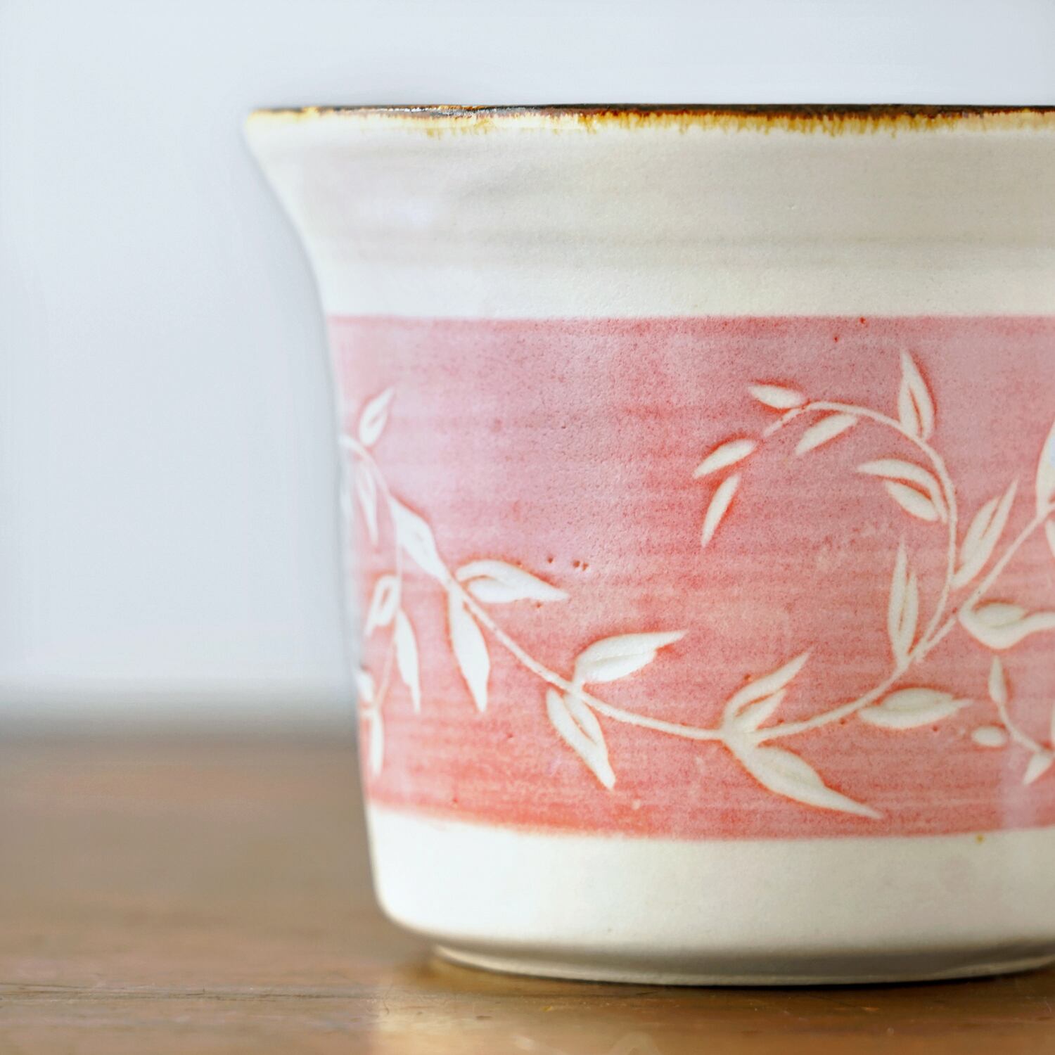 山内卓夫 マグカップ リーフ柄 ピンク 信楽焼 滋賀県産【伝統工芸品