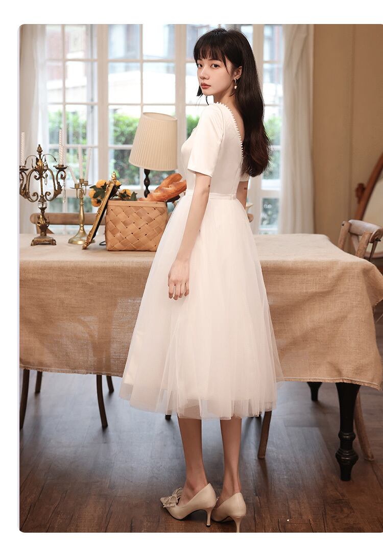 上品！ オフホワイト パーティードレス スレンダーライン ラウンド  