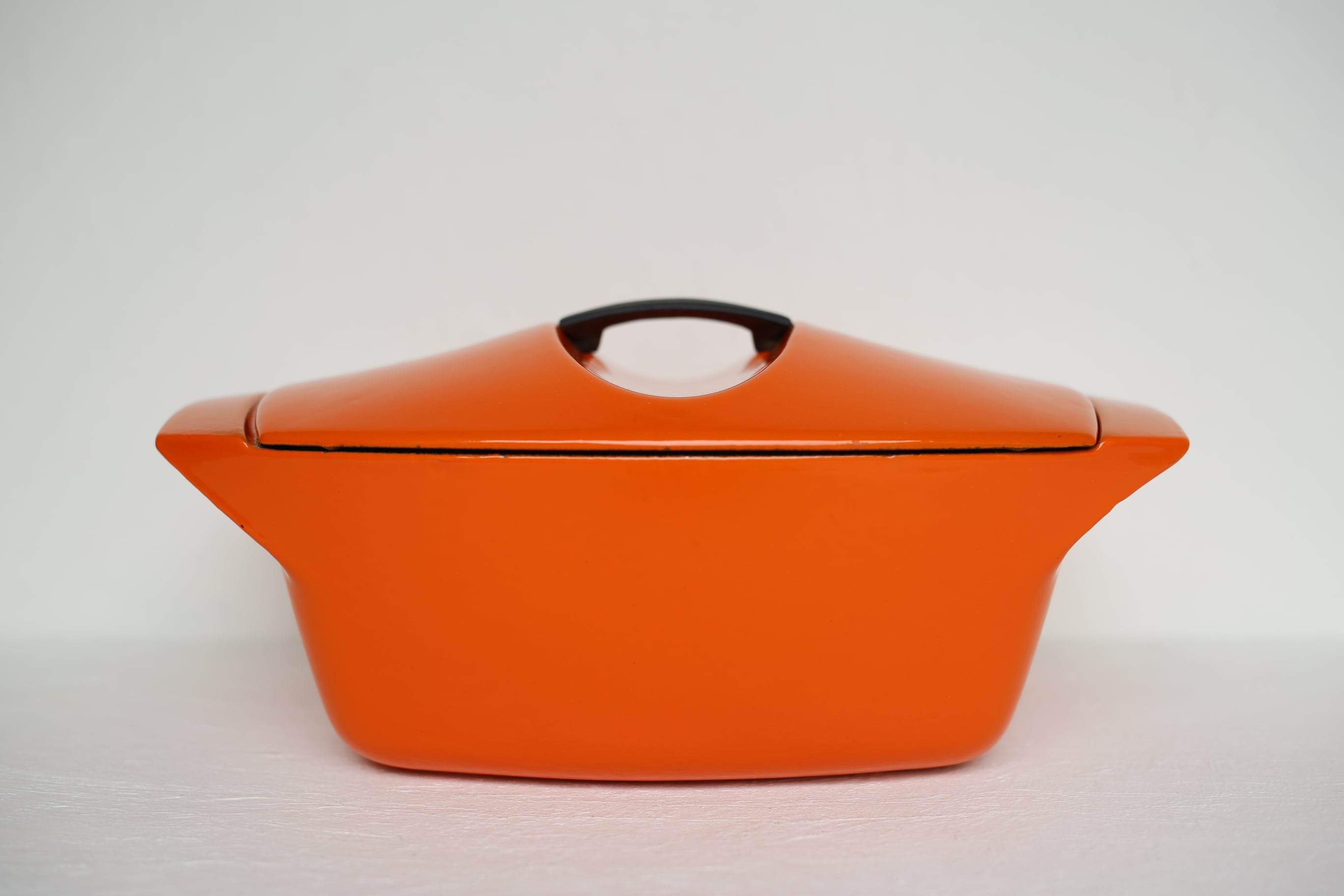 フランス ヴィンテージ　ル・クルーゼ　Le Creuset レイモンド・ローウィ 『Coquelle(コケル)』オレンジ | EMUPARIS  powered by BASE