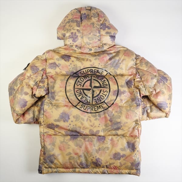 Supreme®/Stone Island®  Size M