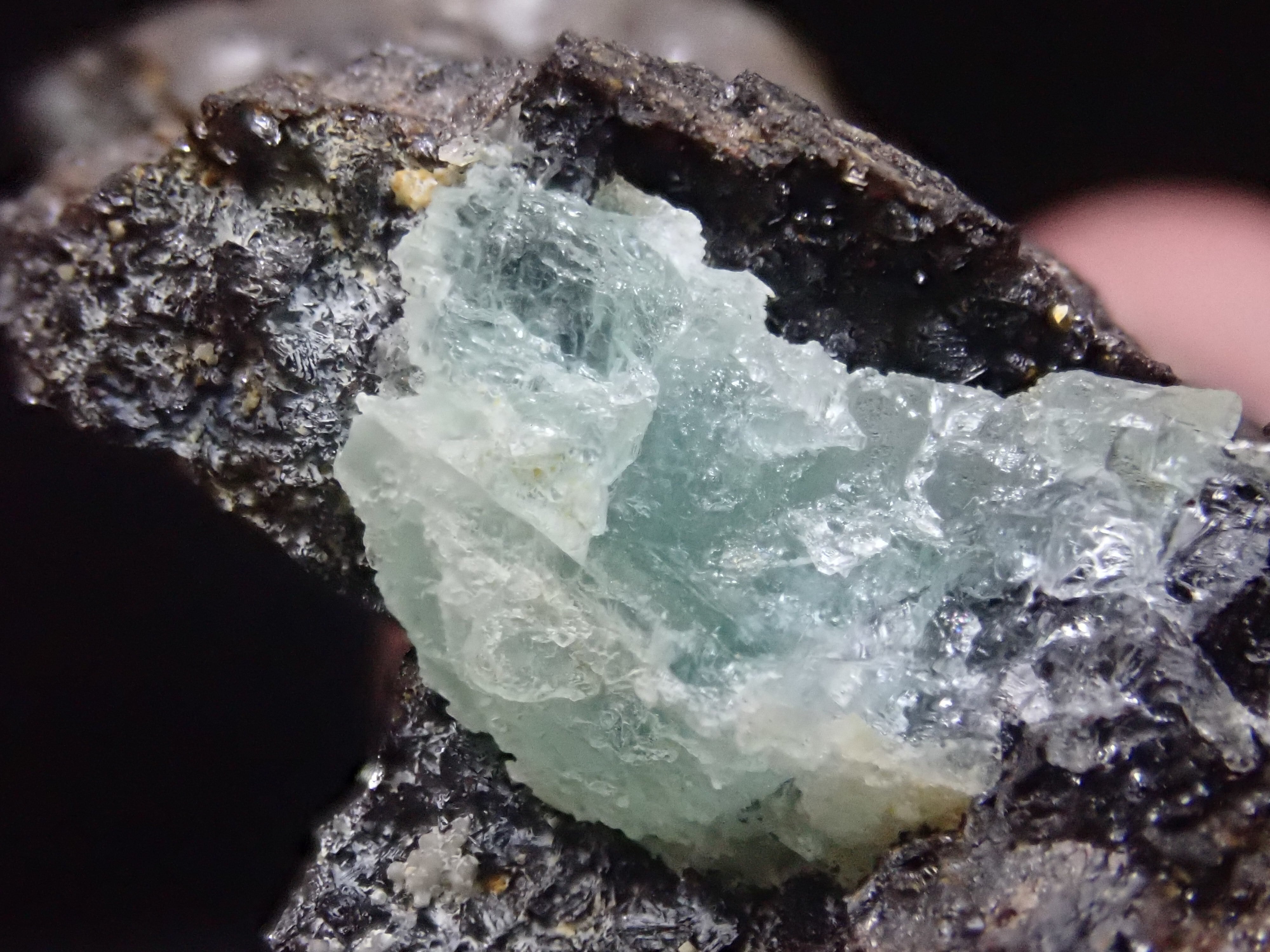 希少な母岩付き】フォスフォフィライト 燐葉石 原石 標本 | 石処たっちゃん