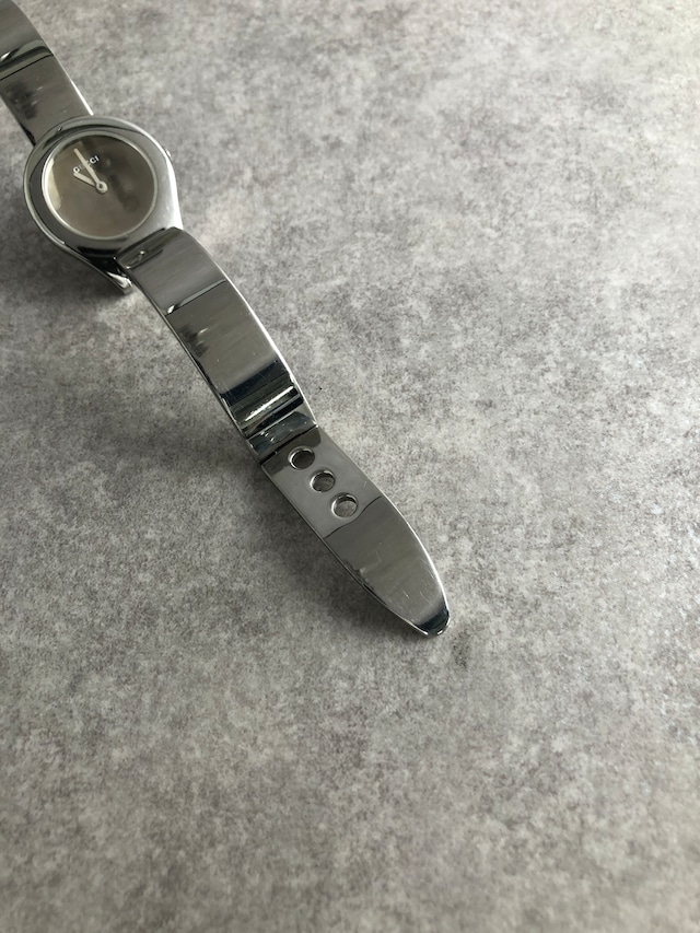 GUCCI グッチ 腕時計 シルバー ステンレススチール クウォーツ バングルウォッチ 6700L vintage ヴィンテージ オールド btrc45