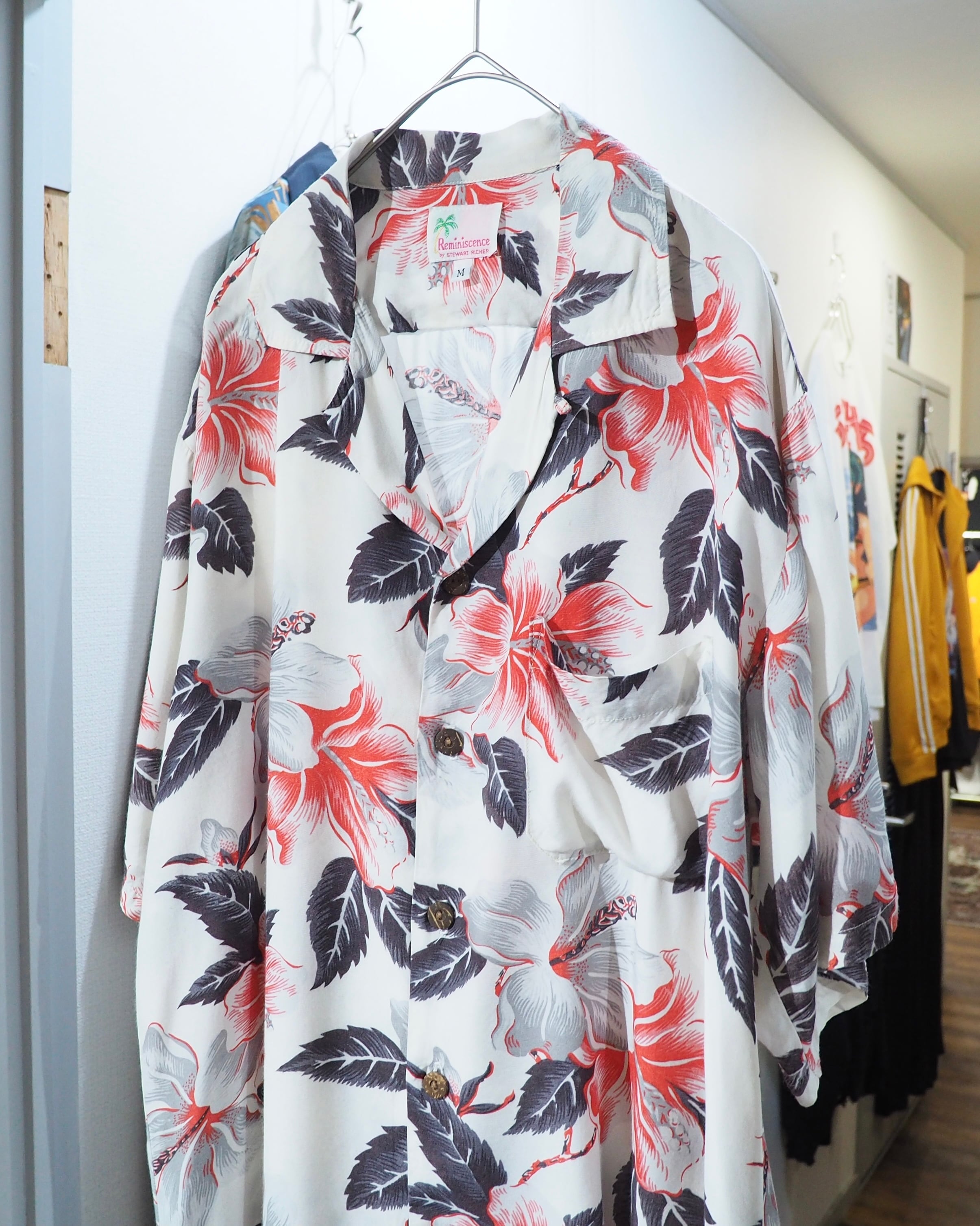 1980s " Reminiscence " Beautiful Flower all over pattern vintage Open collar shirt