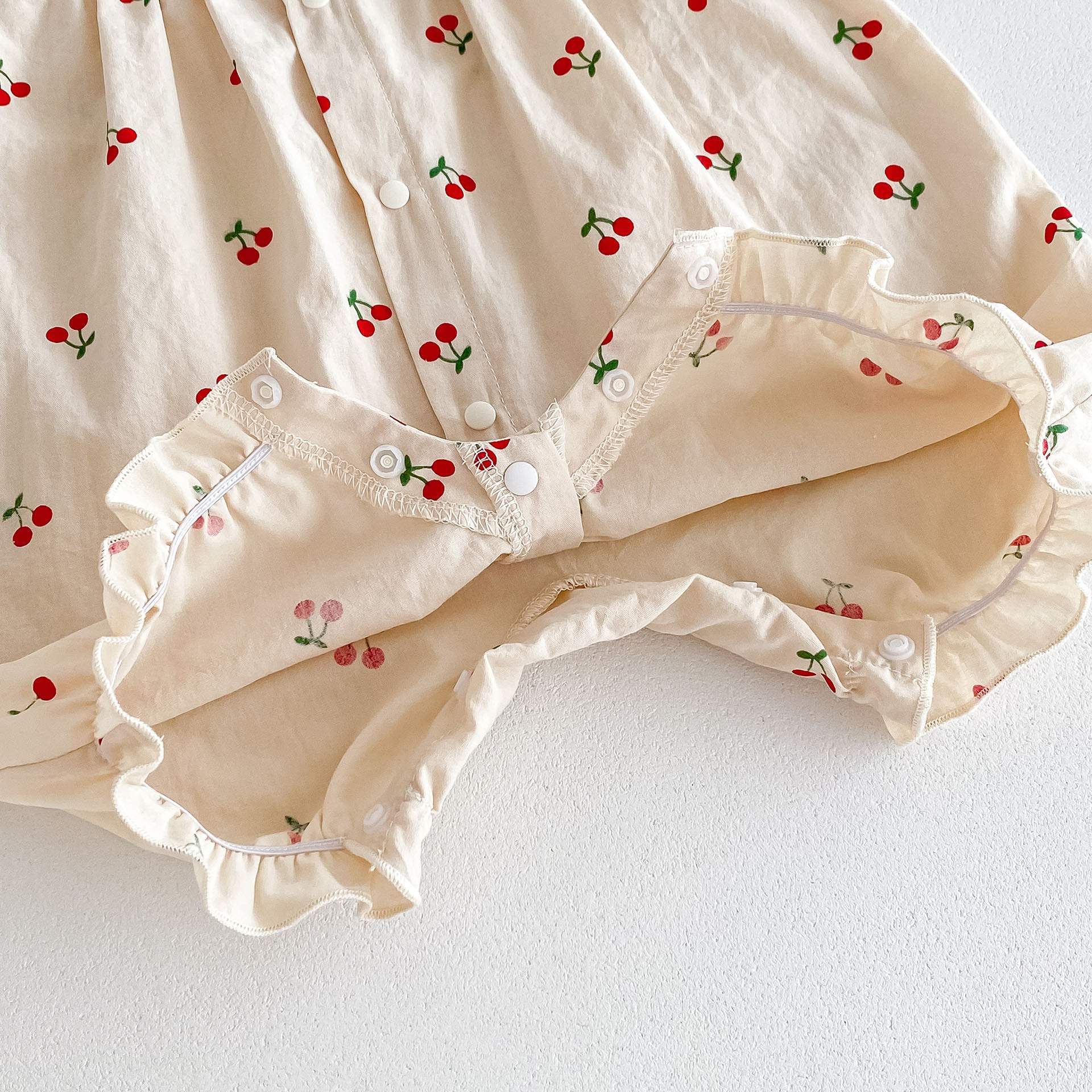 丸襟チェリーロンパース