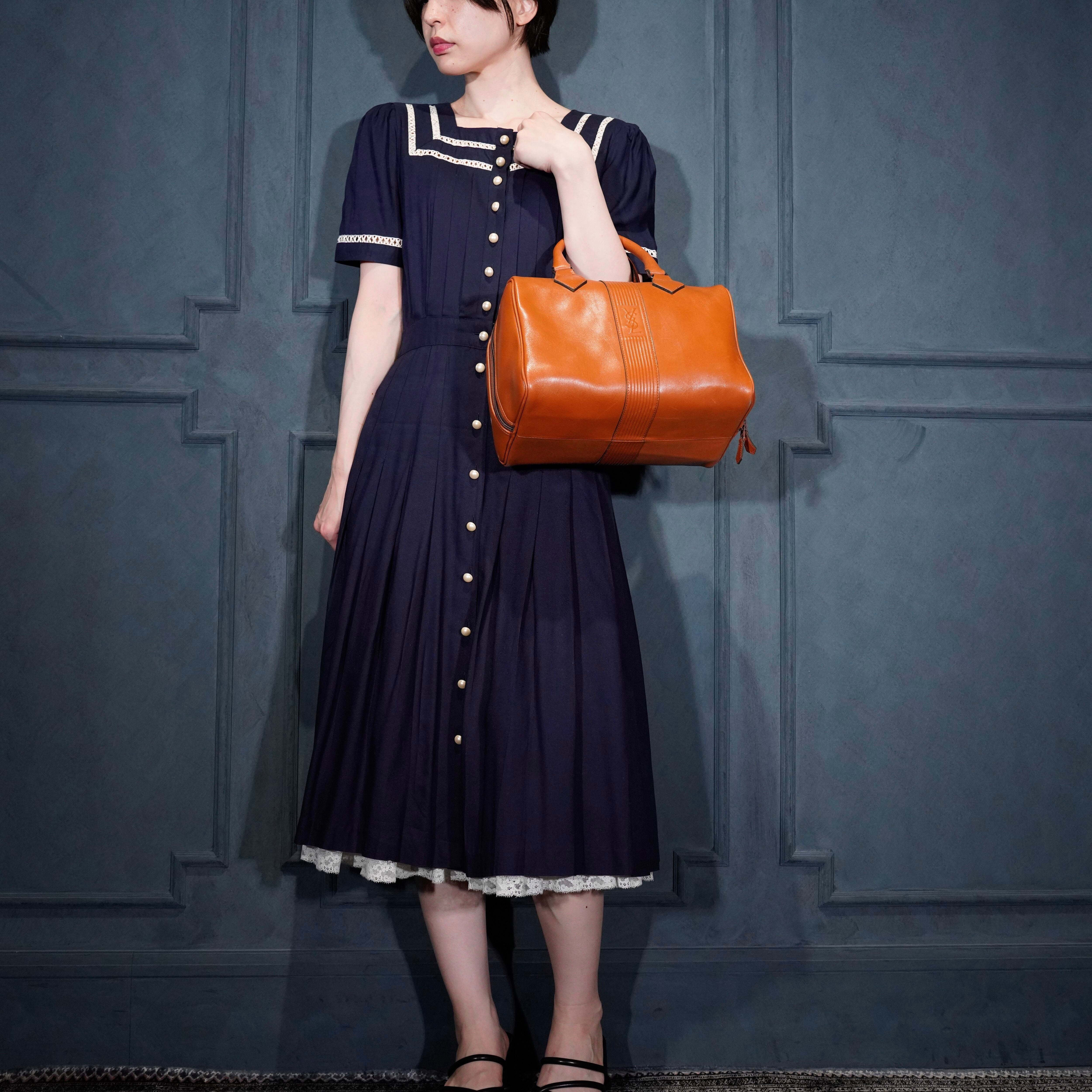 SAINT LAURENTサンローラン レザー ボストンバッグ YVES SAINT LAURENT LOGO EMBOSSED DESIGN LEATHER BOSTON BAG