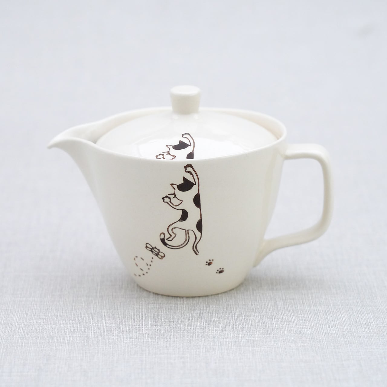 ぶらさがり猫 マグポット（アミ付き）（クロ・ミケ・トラ） | 菊祥陶器