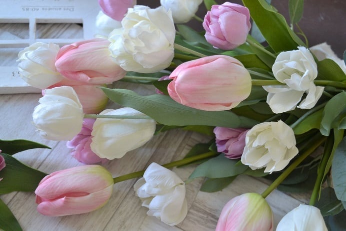 ウェディング】チューリップのクラッチブーケ＊ブートニア | Pay ID