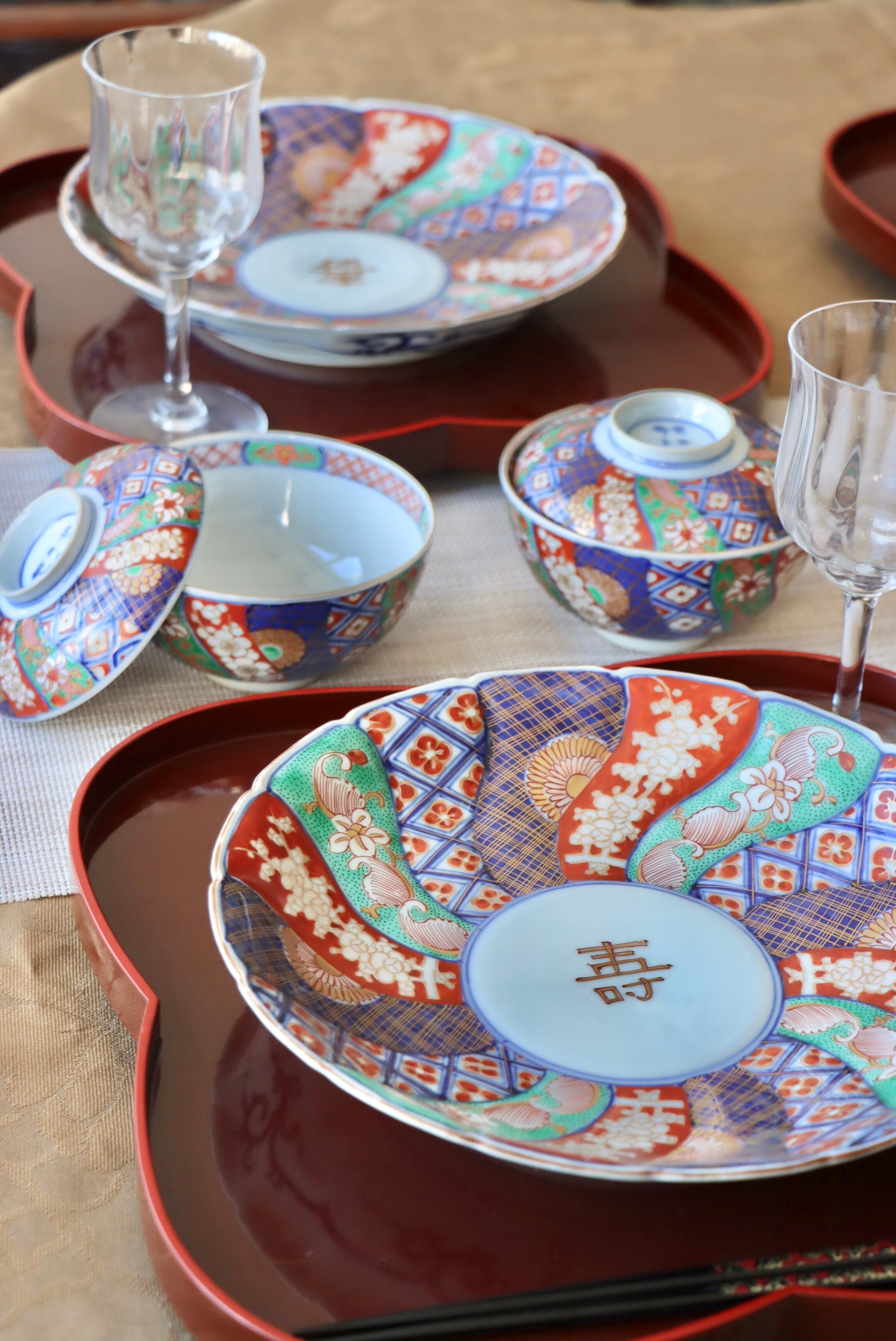 大聖寺伊万里　古伊万里　伊万里　蓋碗　菓子碗　江戸期　蔵出し　４客 古伊万里 牡丹図 菱格子四弁花文 蓋付碗 (江戸後期) – 逢季荘