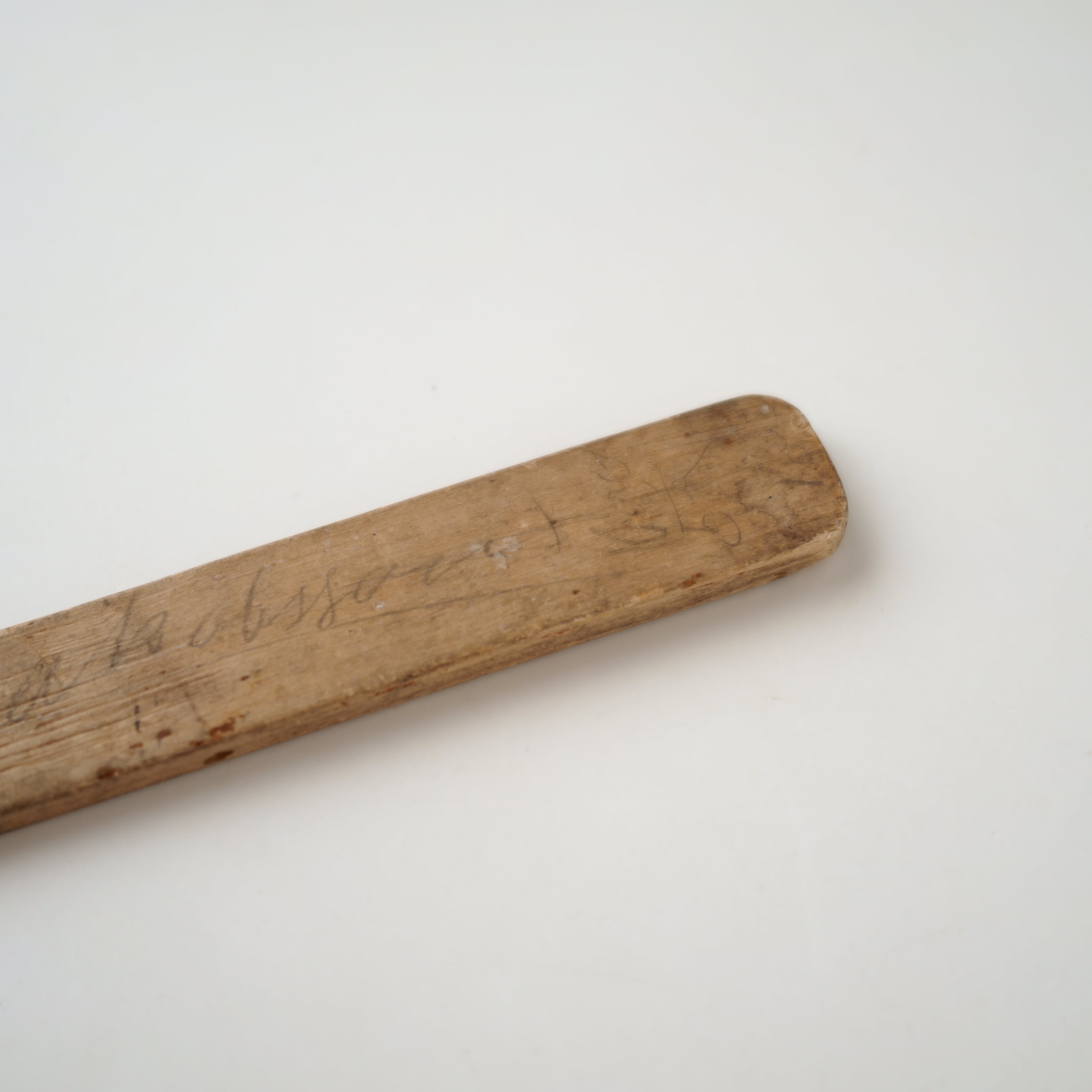 古道具や古切手、古い物ジャンクジャーナル　ティムホルツ　グリーン　フランス Gåfvels Jakob Jakobsson - Wooden Ownership Tag | troldhaugen