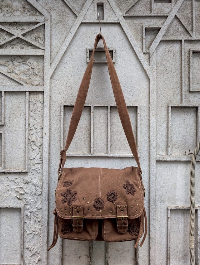 "THE SAK" design messenger bag