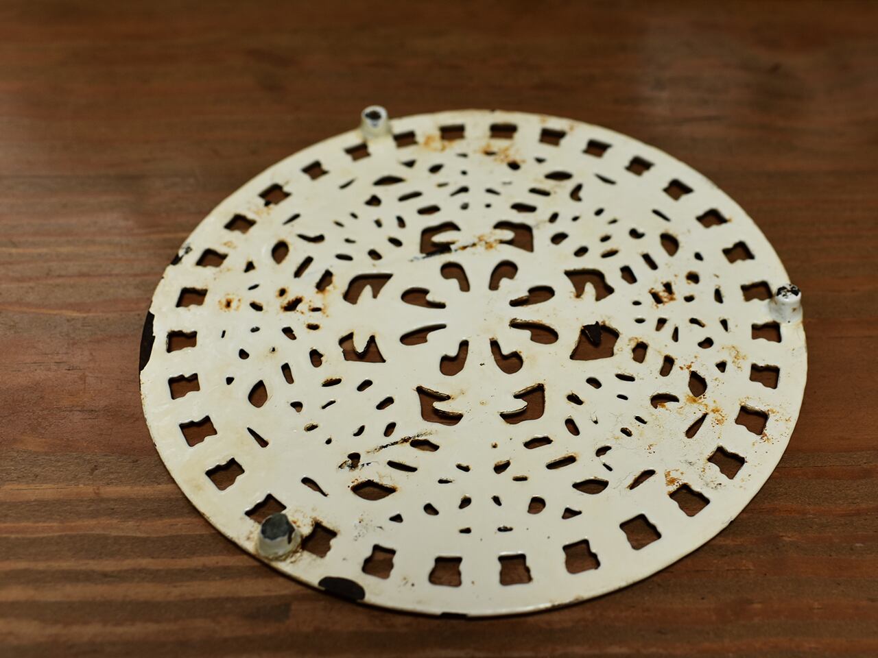 *売約済* 人気のアイアン トリベット / 鍋敷き 白 フレンチアンティーク