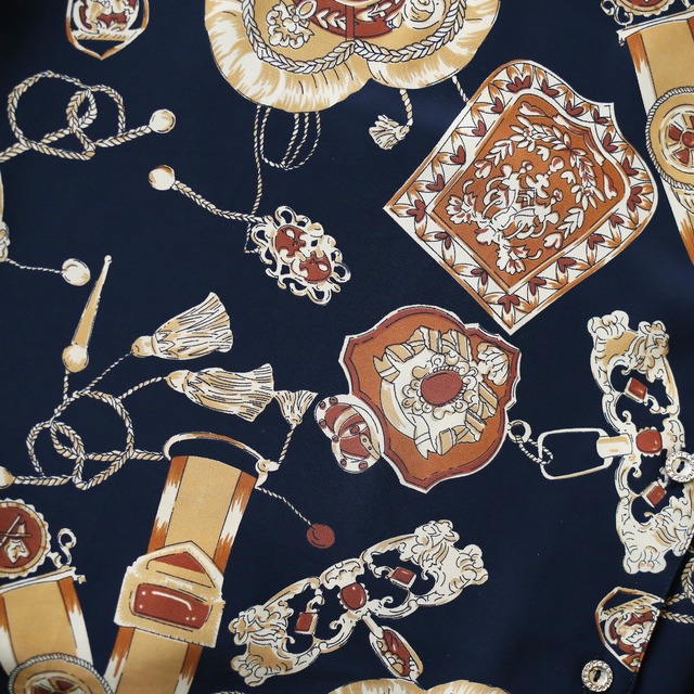 black base good scarf pattern over silhouette open collar shirt