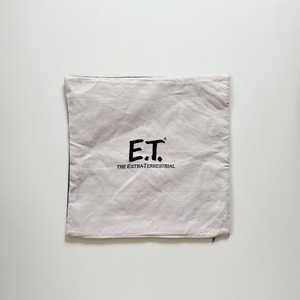 E.T. Cushion cover Holding a flowerpot