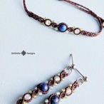 【Holiday Collection】冬限定セット　ラピスラズリ使用　小さな小さなブーケのようなマクラメ編みブレスレット＆ピアス　［金属アレルギー対応］