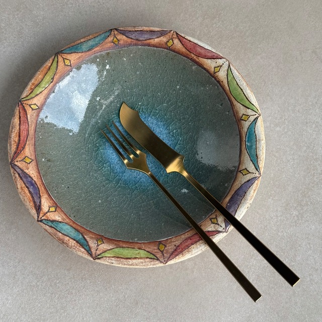 大平 真己　色絵　リム皿