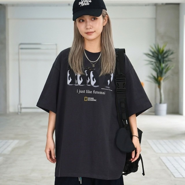 ペンギングラフィックルーズフィットTシャツ 2col   R02055