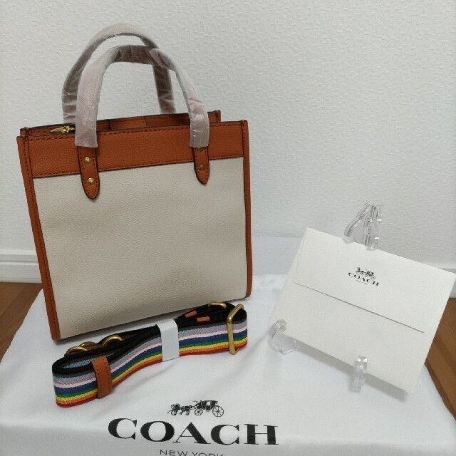 ★新品未使用 送料込み★COACH CA138 フィールドトート22ウィズパッチ