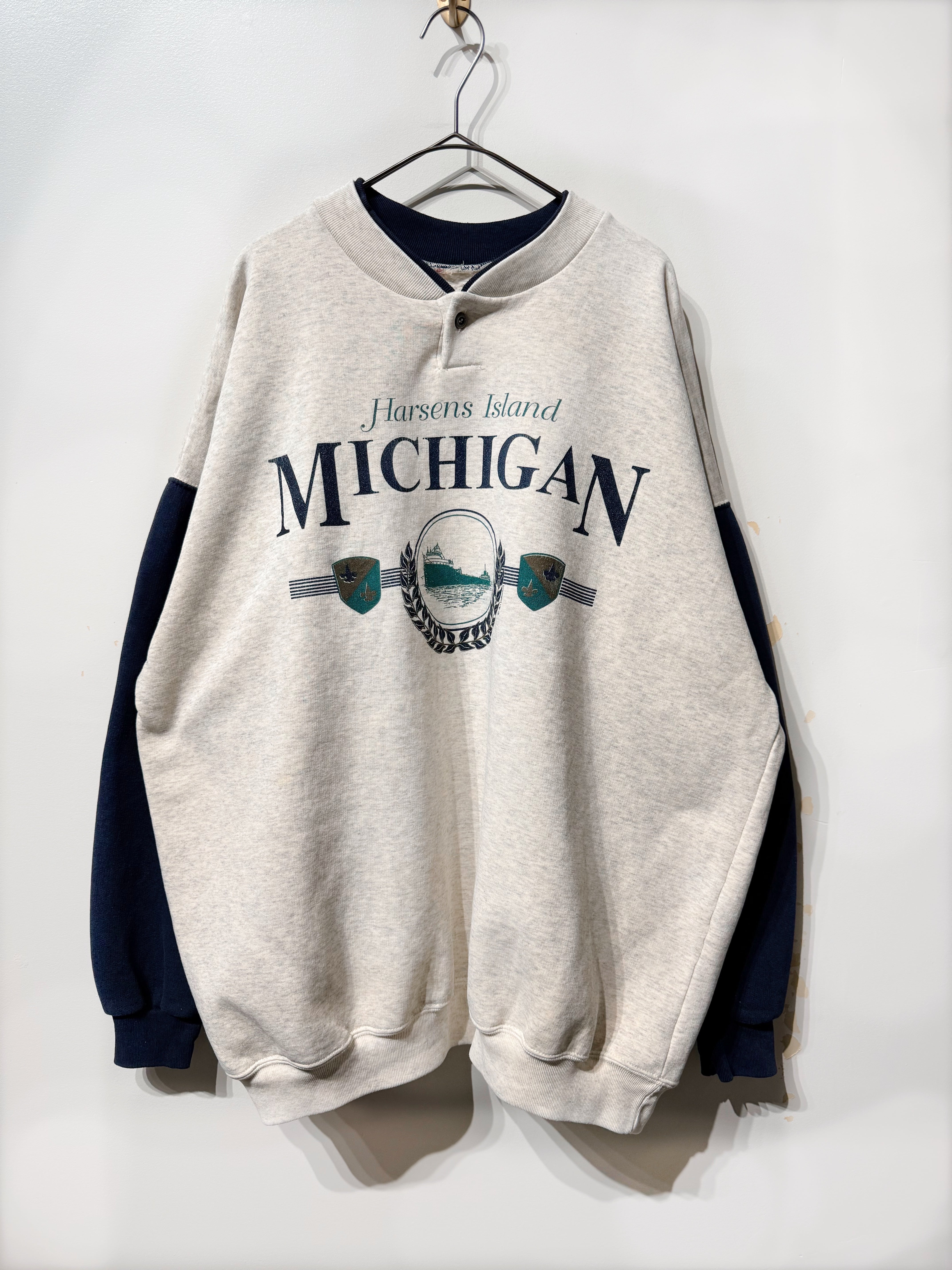 (CS)Half button college sweat “MICHIGAN”