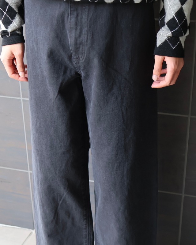 Baggy silhouette denim pants