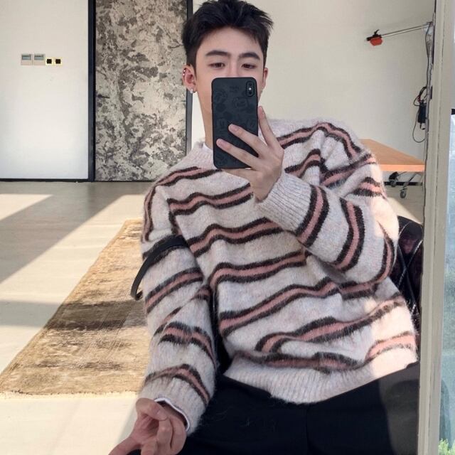 【予約販売】ニット セーター ボーダー柄 起毛 メンズ ピンク/グレー/ブラウン オーバーサイズ こなれ感 ストリート お洒落 韓国 トレンド 秋冬 S/M/L/XL