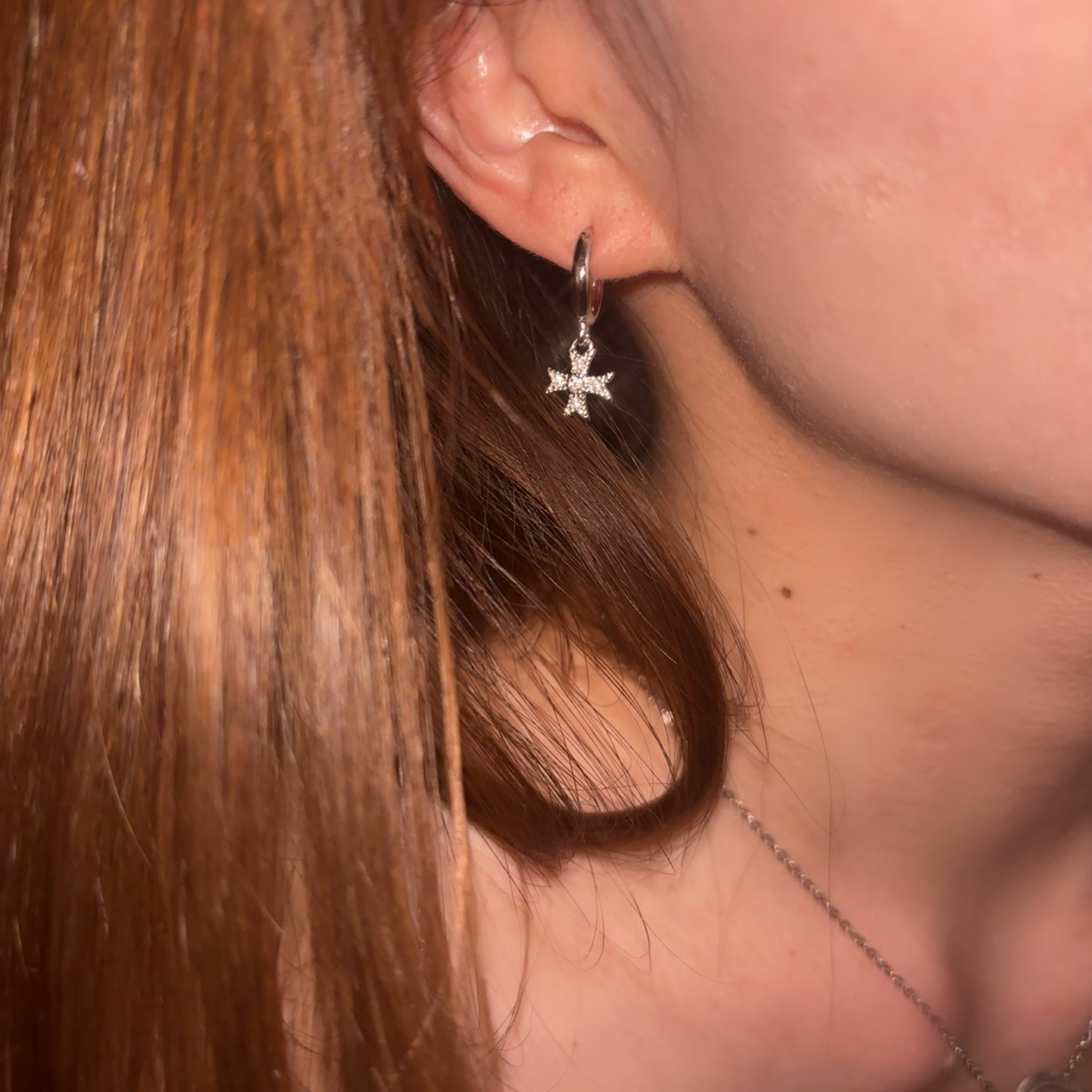Cross hoop pierce | milcy（ミルシー） 大人フェミニンアクセサリー