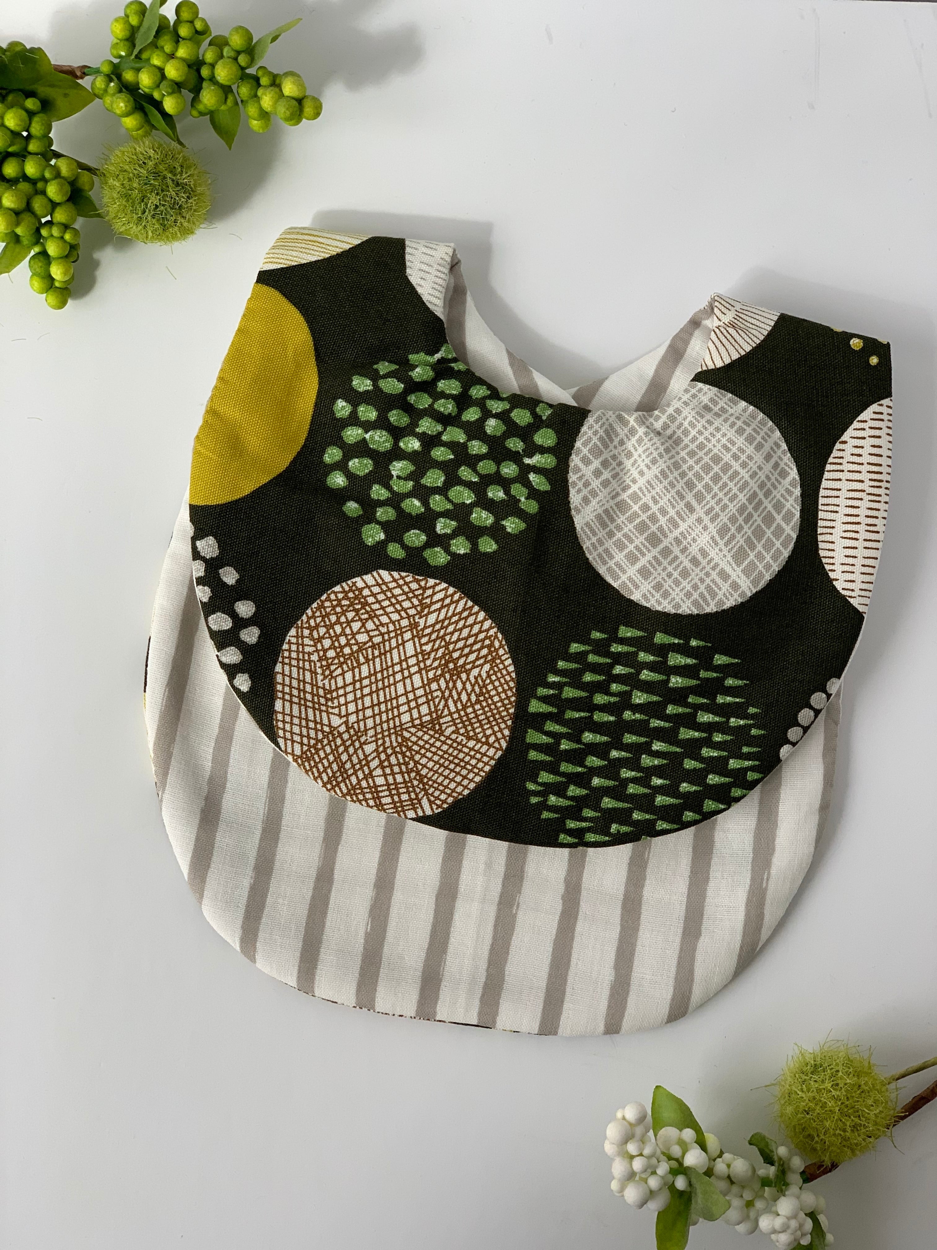 ❃︎再販❃︎ 『北欧サークルkhaki』ベビースタイ