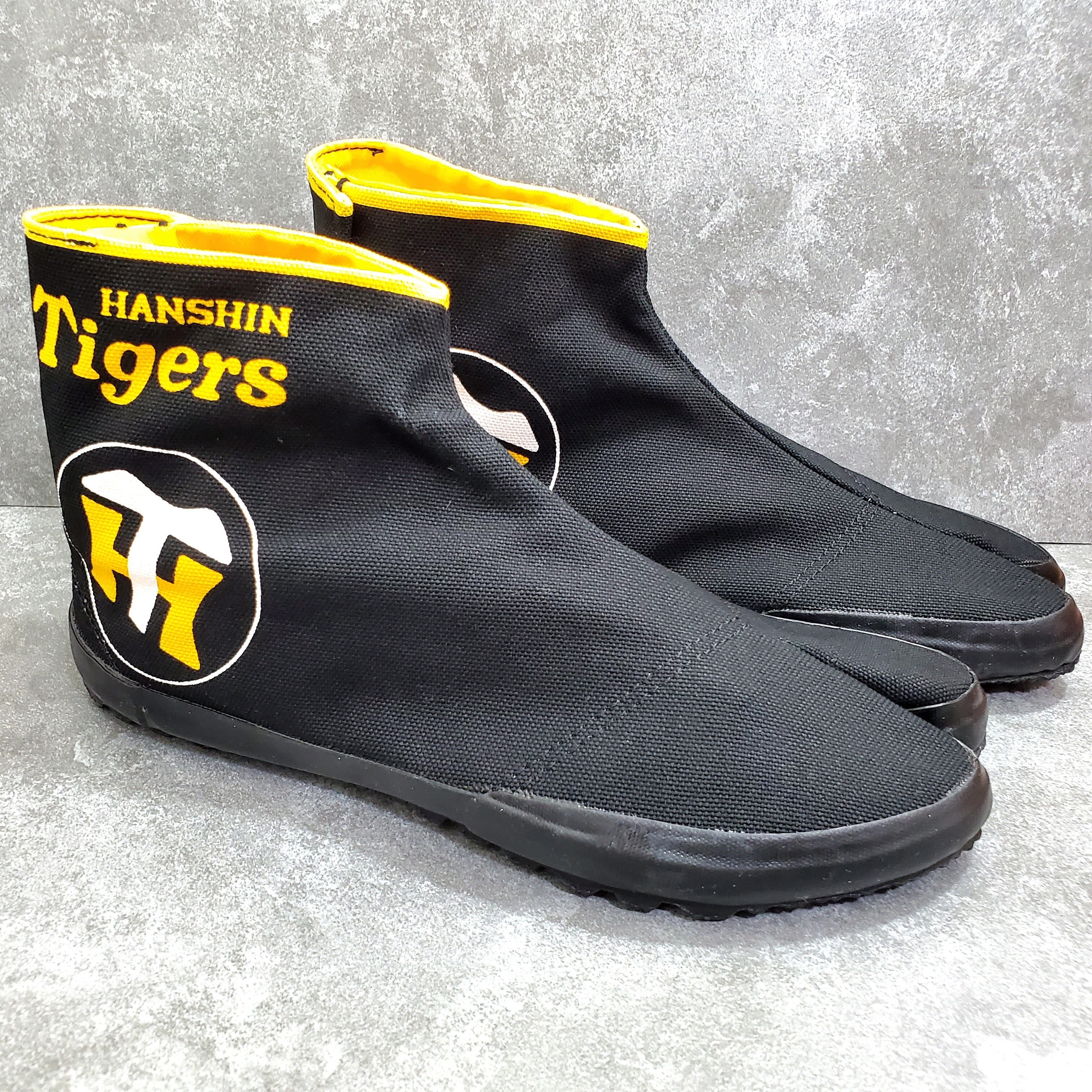 オールジャパンメイドスプリットトゥ足袋シューズ（阪神タイガース公認）