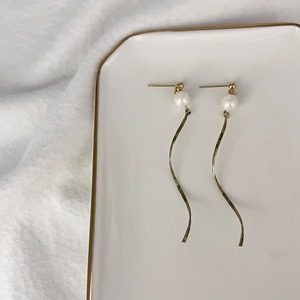 アコヤ真珠ピアス 6.0mm