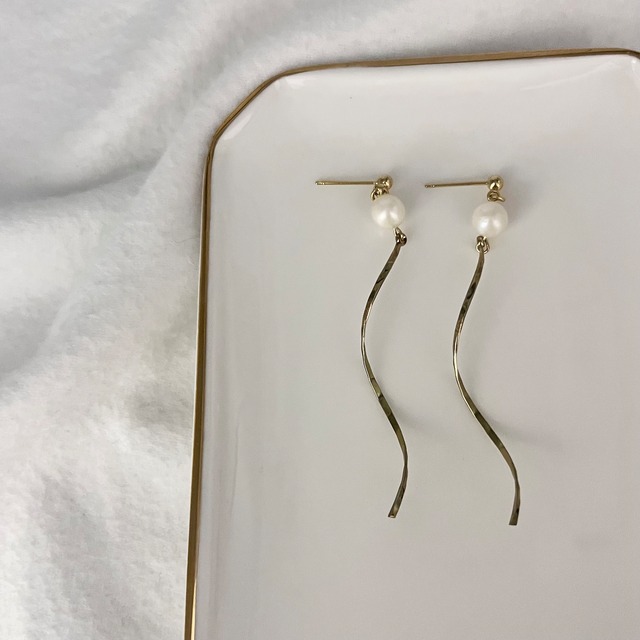 アコヤ真珠ピアス 6.0mm