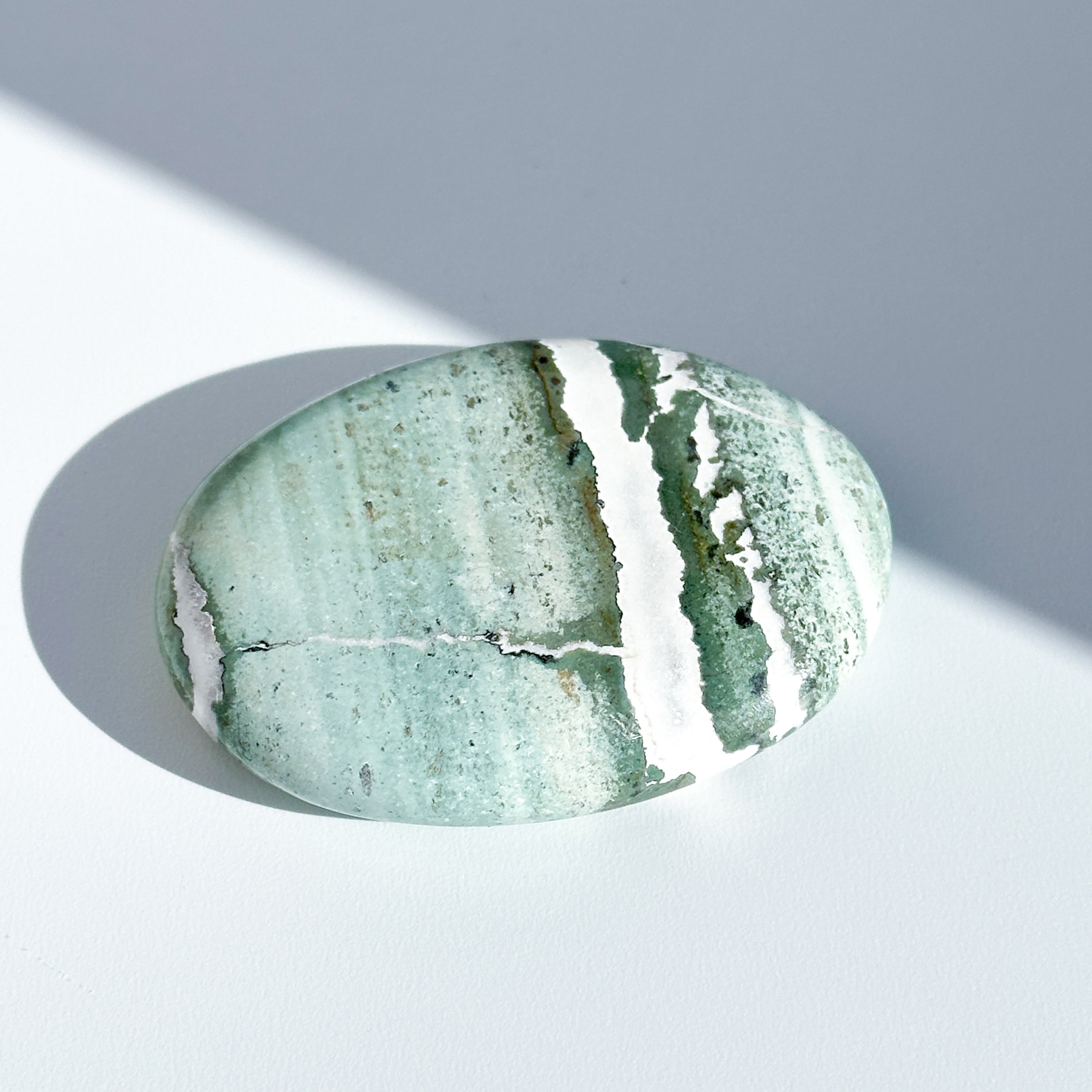 グリーンサードオニキス パームストーン32◇ Green Sardonyx ◇天然石・鉱物・パワーストーン