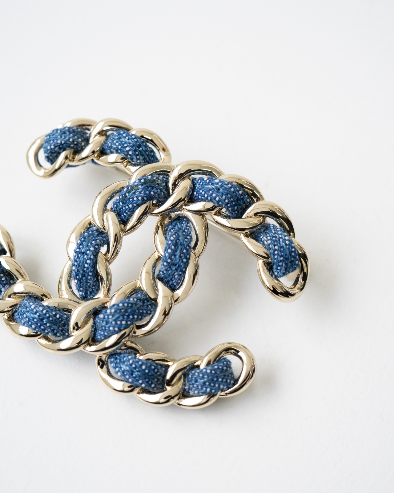〈CHANEL〉Denim CC Mark Brooch 2025SS