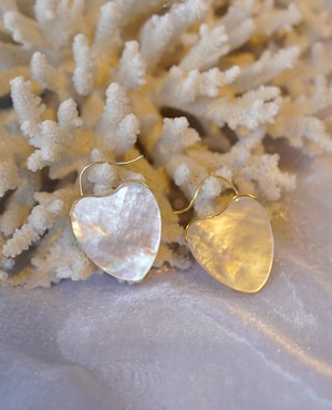 (K18)Mother of Pearl Heartpierced