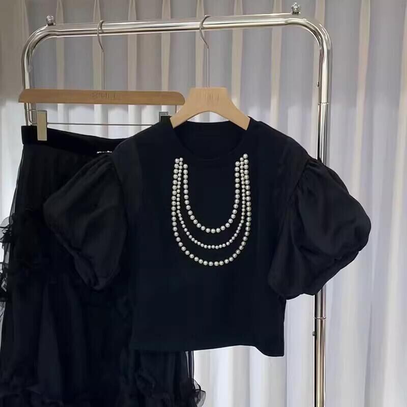 Pearl chain puff sleeves