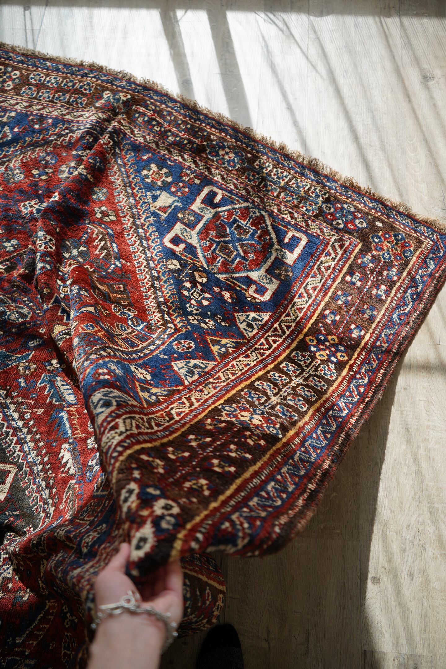 069】Antique Shiraz rug 1900's - 1920's | ヴィンテージラグ