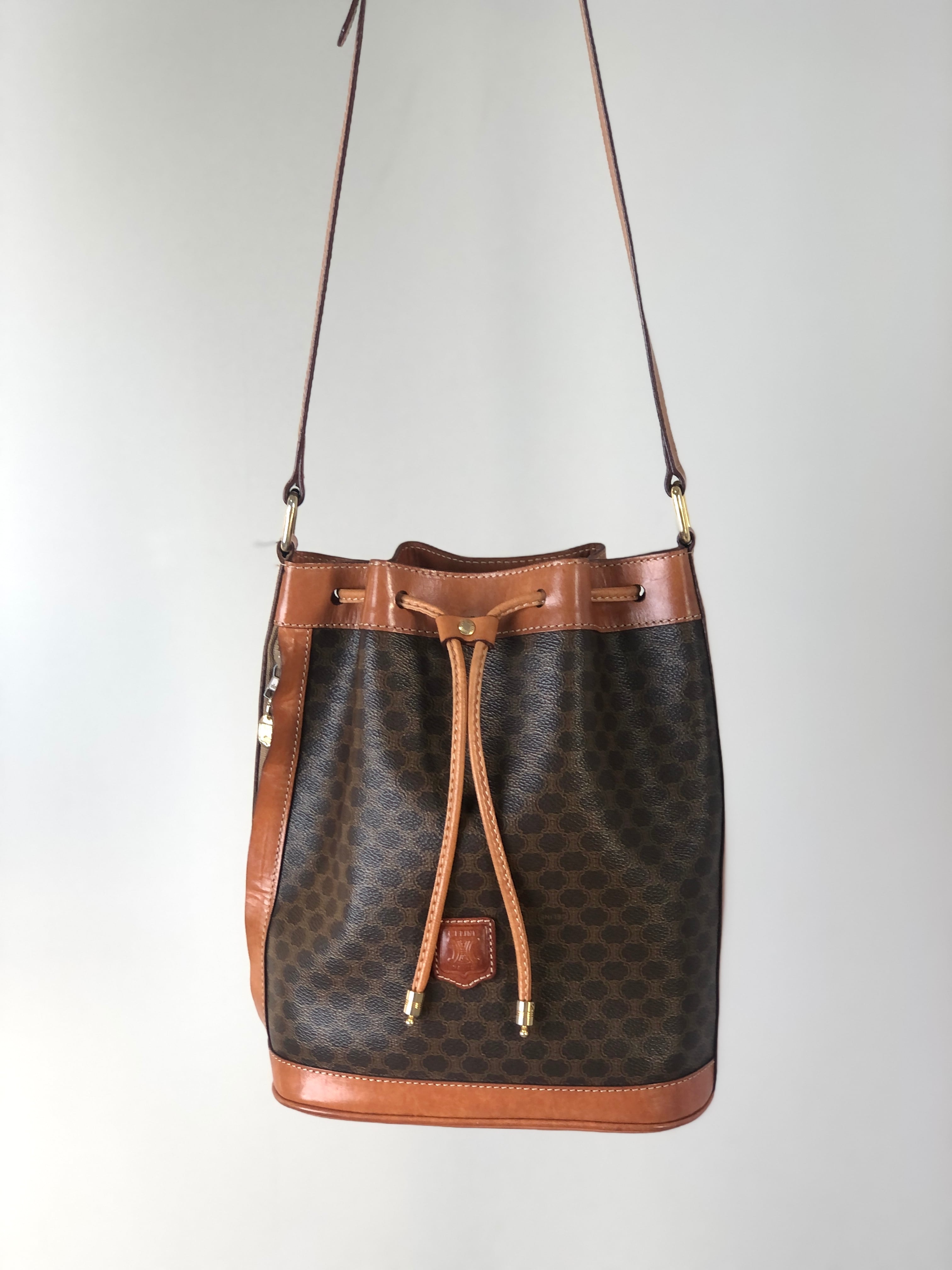 CELINE セリーヌ マカダム ショルダーバッグ ブラウン ブラゾン型押し CELINE セリーヌ マカダム ショルダーバッグ ブラウン ブラゾン型押し