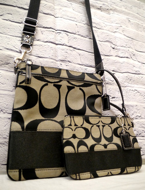 美品◆COACH コーチ シグネチャーデザイン キャンバスxレザー クロスボディ ミニ ショルダー バッグ◆ 附属のポーチも便利な秀逸モデル♪