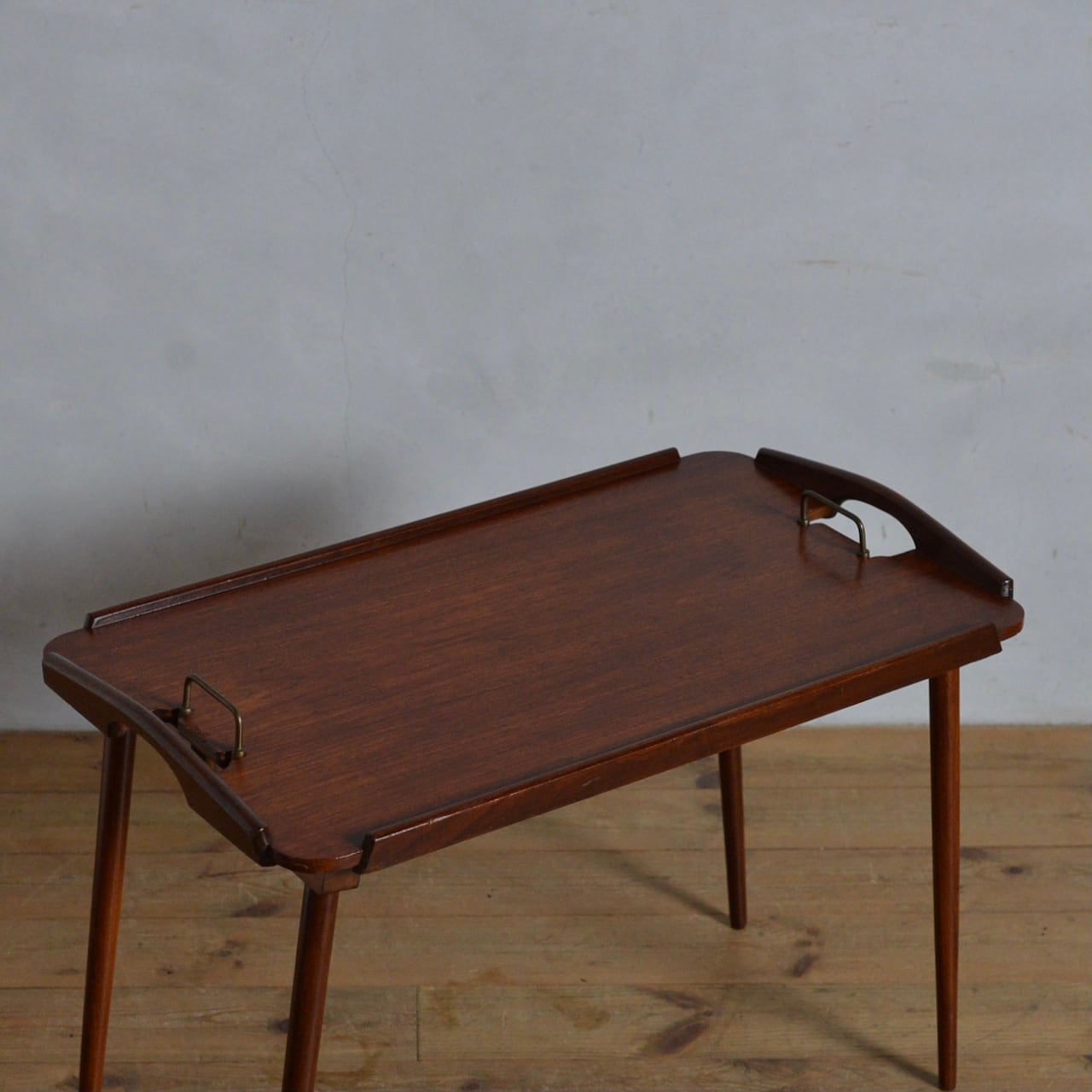 Tray Table / トレイ テーブル 〈サイドテーブル・店舗什器・キャンプ