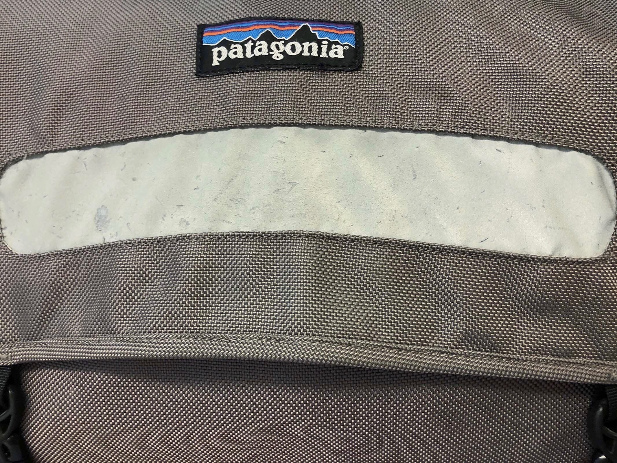 Patagonia リフレクター メッセンジャーバッグ 大容量 黒