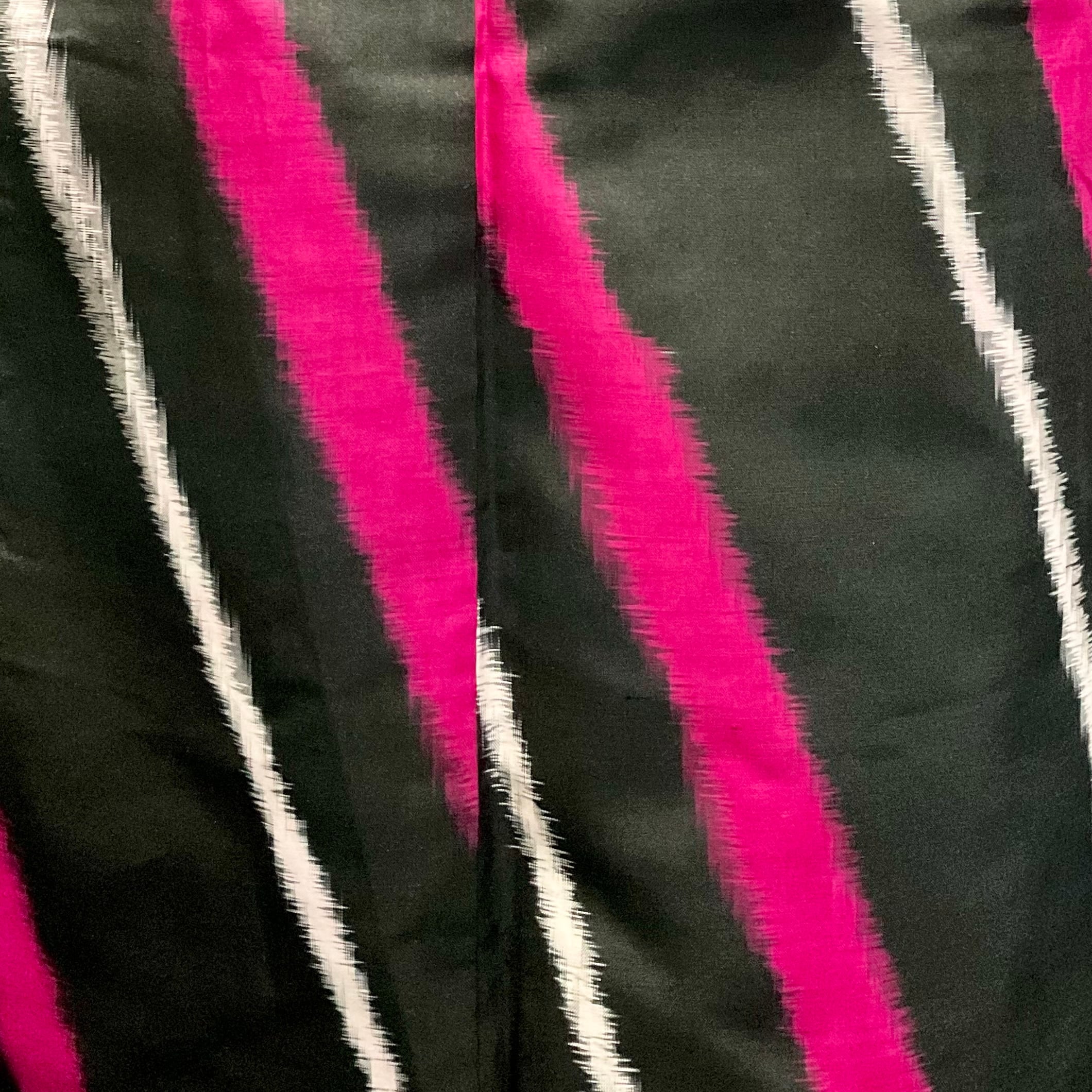 slant stripes*銘仙 黒 オーキッドピンク アンティーク銘仙着物 slant stripes*銘仙 黒 オーキッドピンク アンティーク銘仙着物