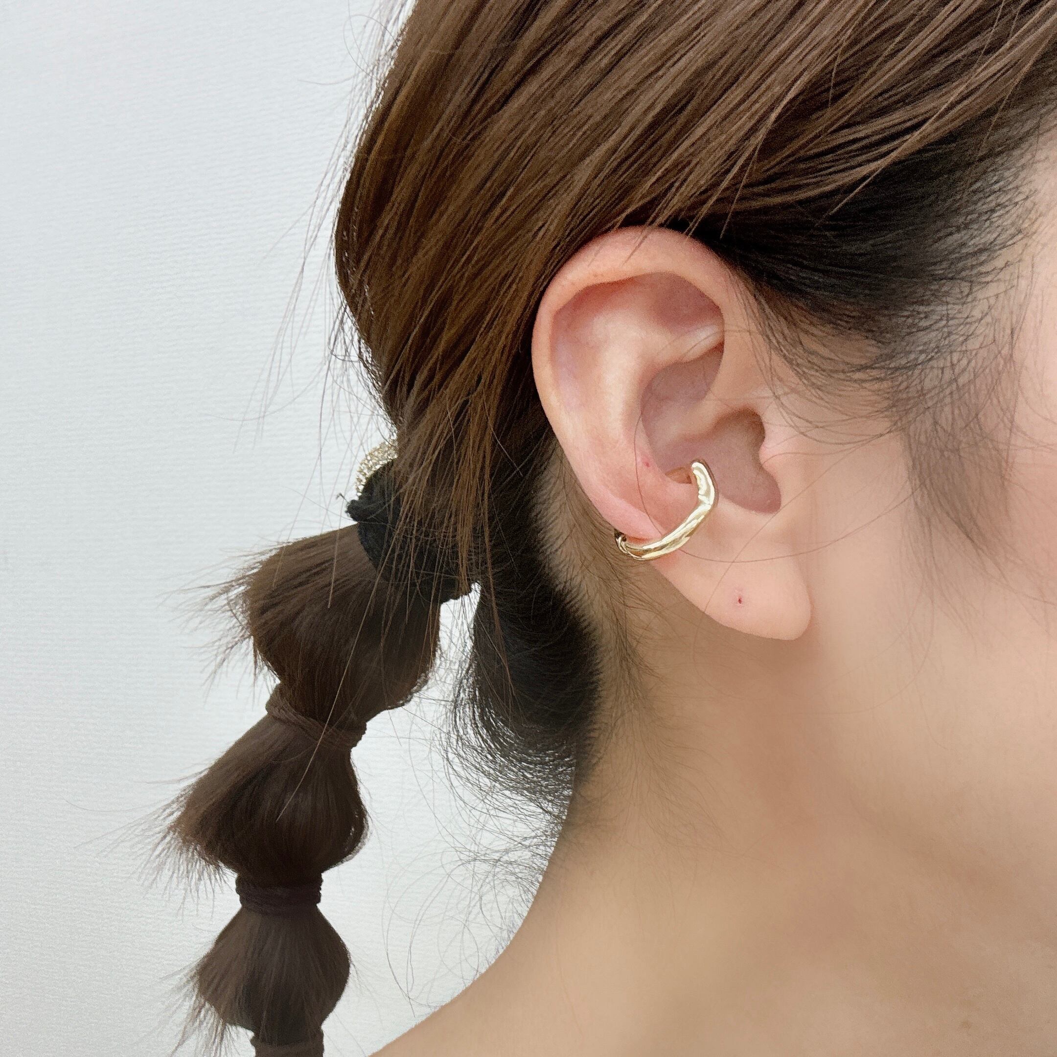 バネ式イヤーカフ 外れにくい ピアスと重ね付け 韓国トレンド