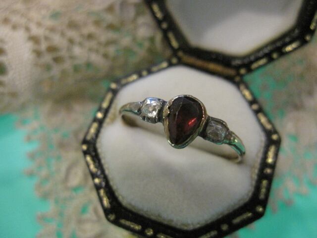 昭和レトロ　K18 オパール 菊爪 千本透かし ヴィンテージリング　アンティーク 昭和レトロ K18 オパール 菊爪 千本透かし ヴィンテージリング