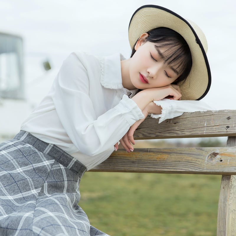 絶対可愛い 清楚な白ブラウス