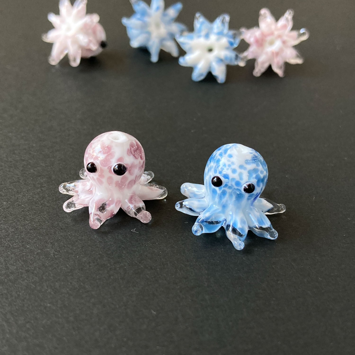 にじみ模様タコのガラスビーズ